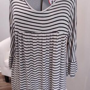 Stylish 2X Lilypad Stripe Tunic with Ruffle Sleeves – Boutique Fashion C7236